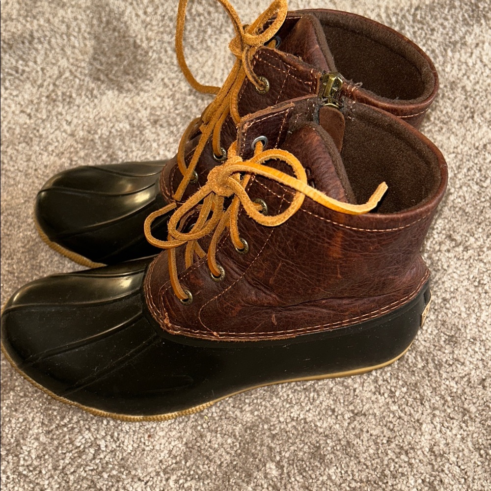 Sperry Brown and Black Boots with Tan Laces - Picture 2 of 8
